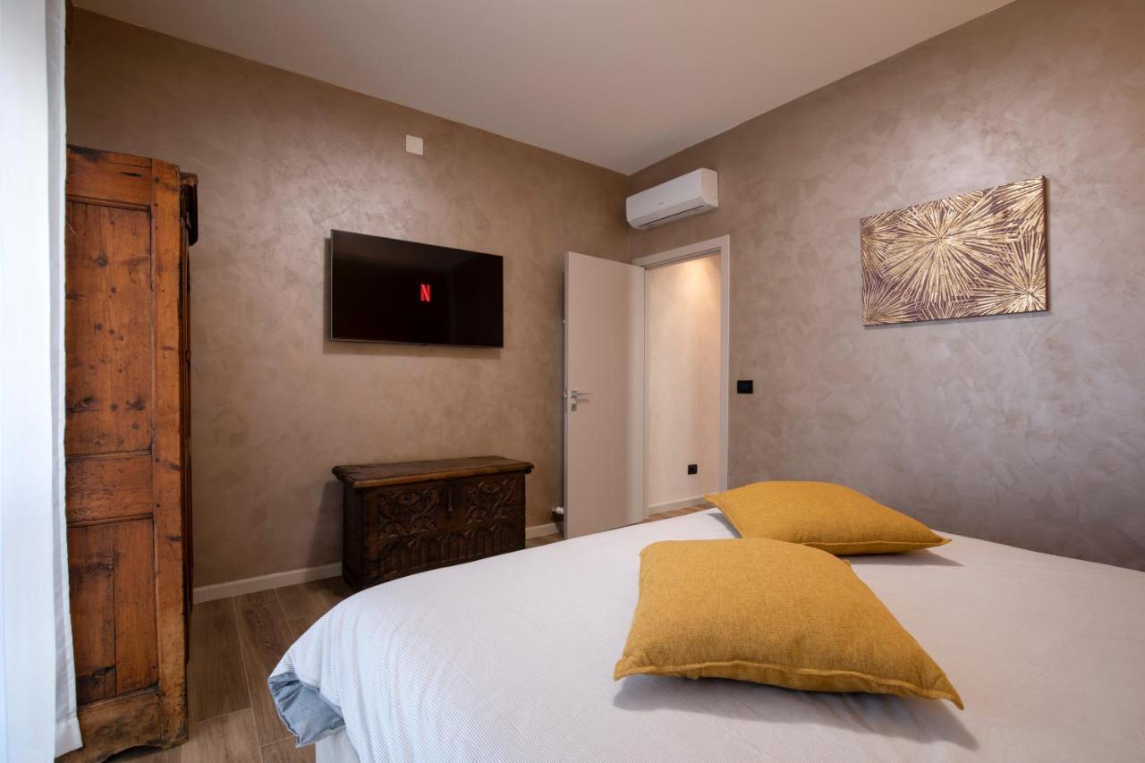 La Lupa Apartment - In The Heart Of Aosta With Car Box Exteriör bild